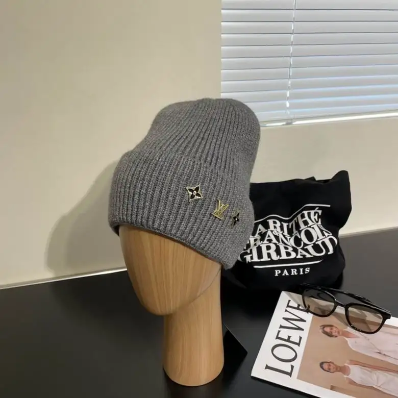 LV Hat dxn (1)